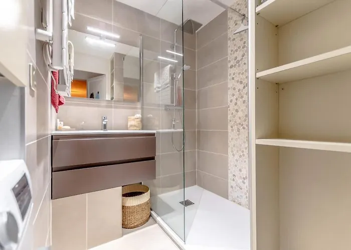 Le Clos L Pool & Balcony L Shellter Apartment *